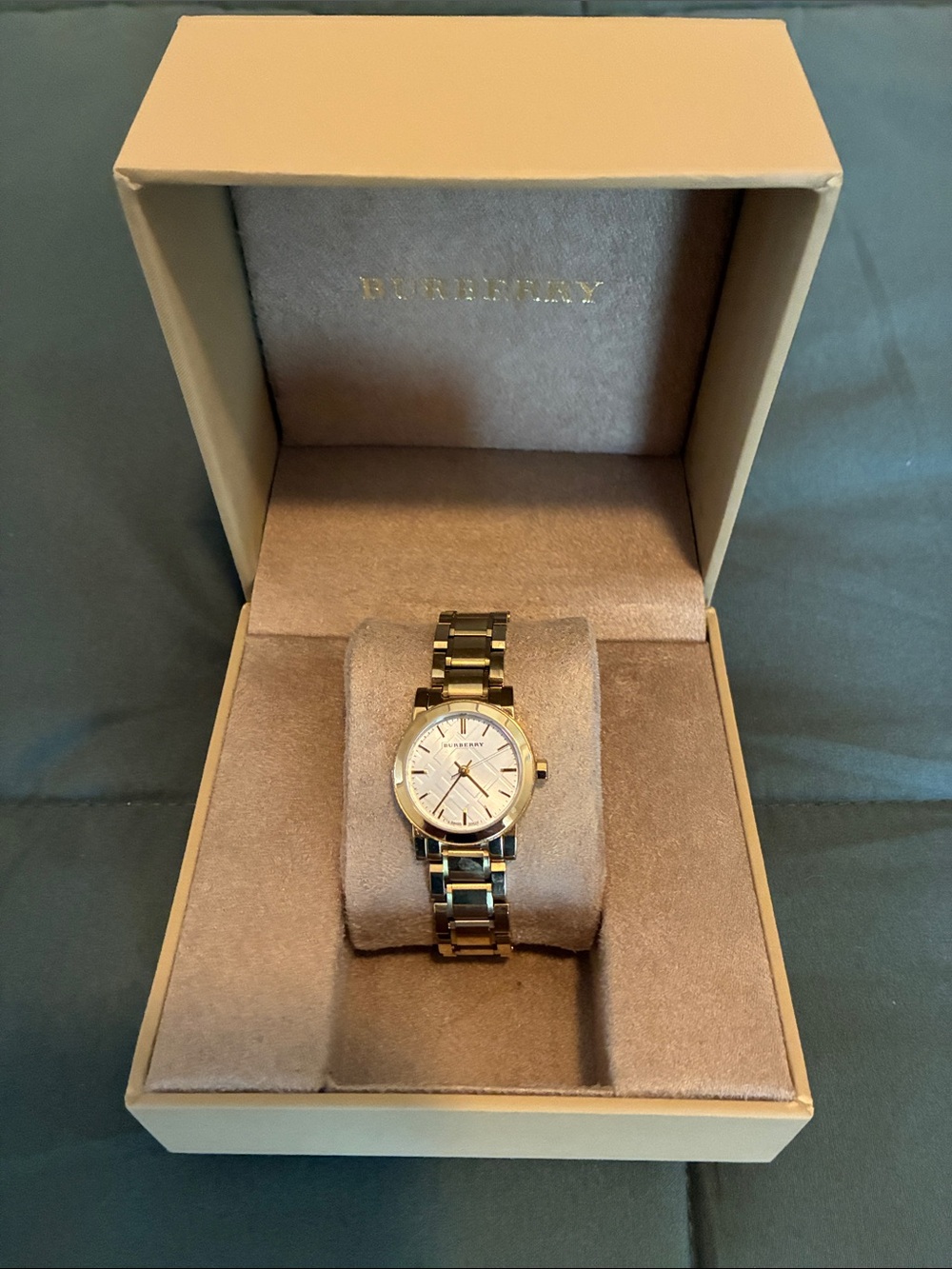 Burberry Brown Box with Gold Equestrian Logo - Picture 5 of 6